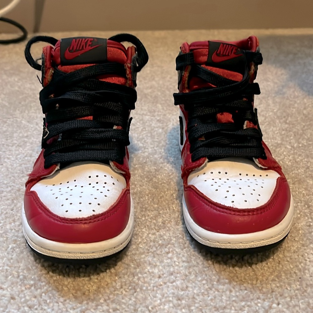 Classic Nike Jordans red and black